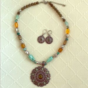 Necklace and earrings set